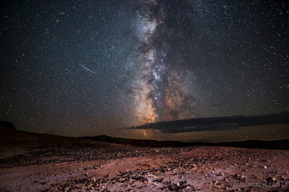 Perseid Meteor and the Milky Way, in the Red Desert of Wyoming, August 11, 2013. Credit and copyright: Randy Halverson/dakotalapse.