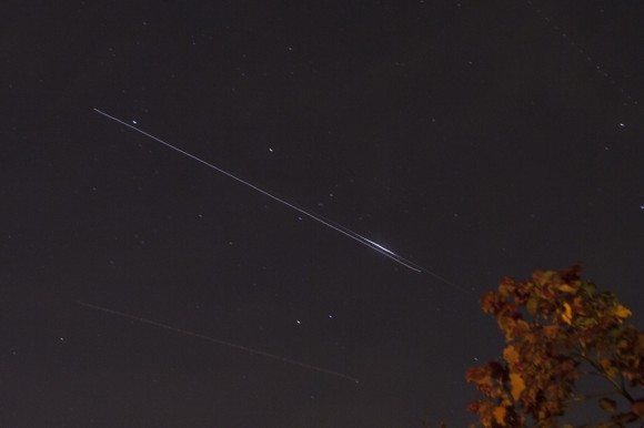 The International Space Station and the Cygnus capsule on October 22, 2013, as seen from from Bad Lippspringe, Eastwestphalia, Germany. Credit and copyright: Wolfgang Dzieran.