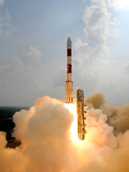 Spectacular view of the PSLV C25 leaving the First launch pad with ISRO's Mars Orbiter Mission spacecraft on Nov. 5, 2013. Credit: ISRO