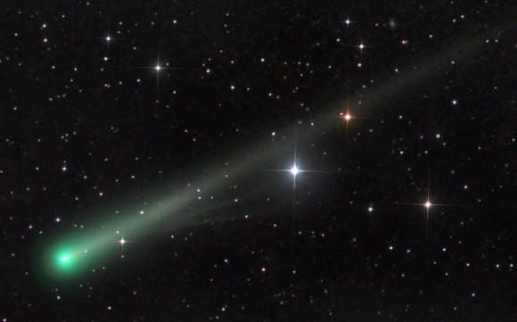 Two new tail streamers are visible between Comet ISON's green coma and bright star near center. in this photo taken on Nov. 6. They're possibly the beginning of an ion tail. Click to enlarge. Credit: Damian Peach