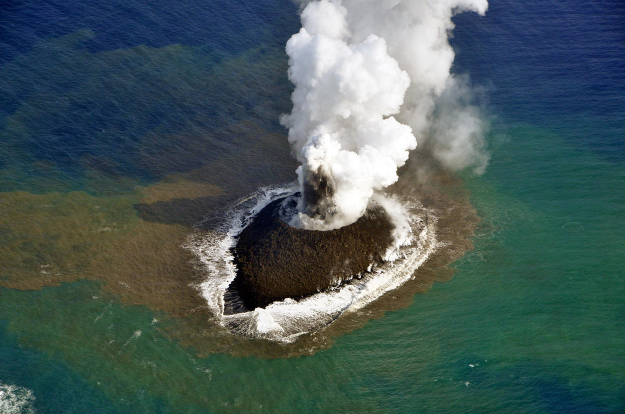 download google earth real time under water volcanic erruptions