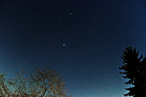 A Geminid meteor on Dec. 13, 2013. Credit and copyright: Max Zoom on Flickr. 