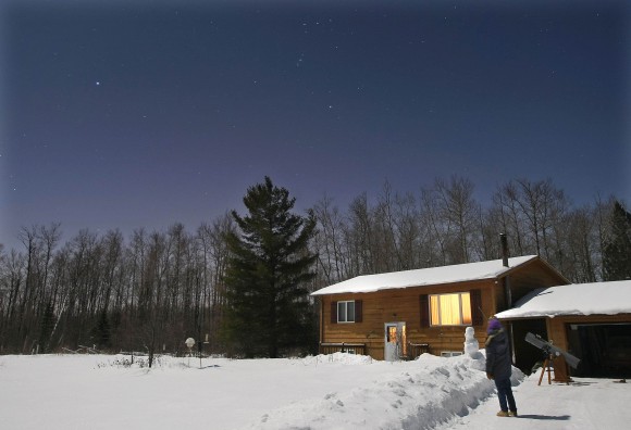 The well-dressed stargazer does not fear the winter night. Credit: Bob King