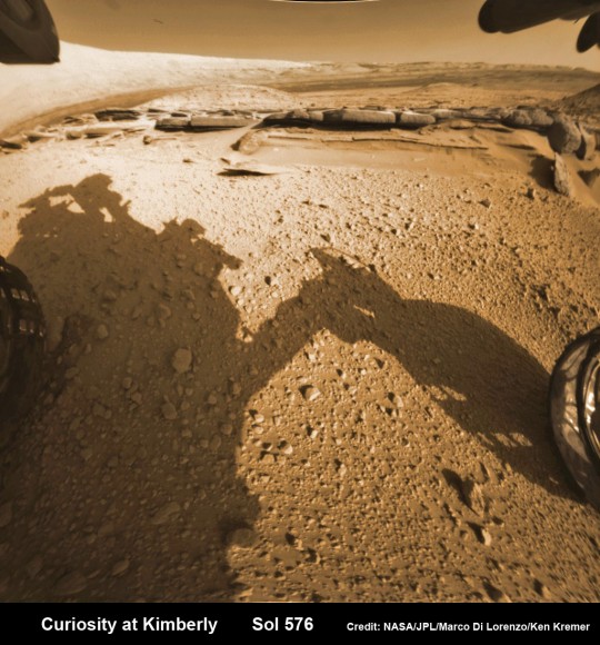 Flattened fisheye hazcam camera view of Kimberly rock outcrop and Mount Sharp backdrop, taken on Sol 576 (Mar. 20, 2014) and colorized. Credit: NASA/JPL-Caltech/Marco Di Lorenzo/Ken Kremer - kenkremer.com