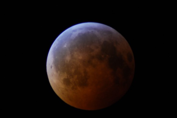 Totalidad!  Un visto durante el "solsticio de diciembre del eclipse" de 2010. Foto del autor.