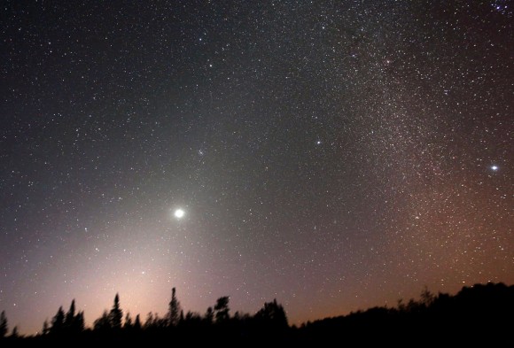 The zodiacal light (left) reaches up from the eastern horizon to "touch" the Milky Way at right on Sept. 23, 2012. Credit: Bob King