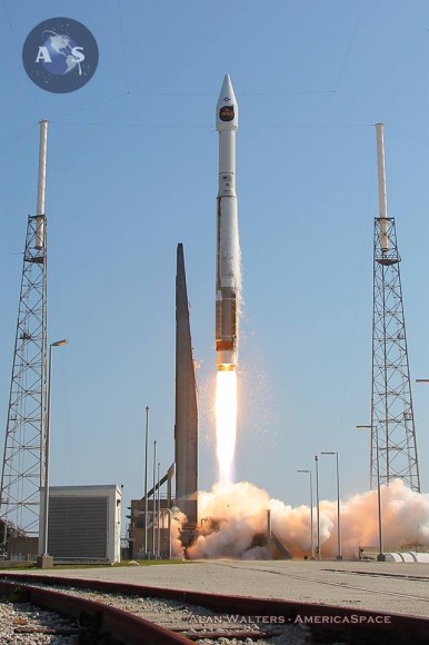 United Launch Alliance (ULA) Atlas V rocket carrying NROL-33 spy satellite for the National Reconnaissance Office (NRO) lifts off from Space Launch Complex-41 on Cape Canaveral, Florida, on May 22 at 9:09 a.m. EDT. Credit: Alan Walters/AmericaSpace