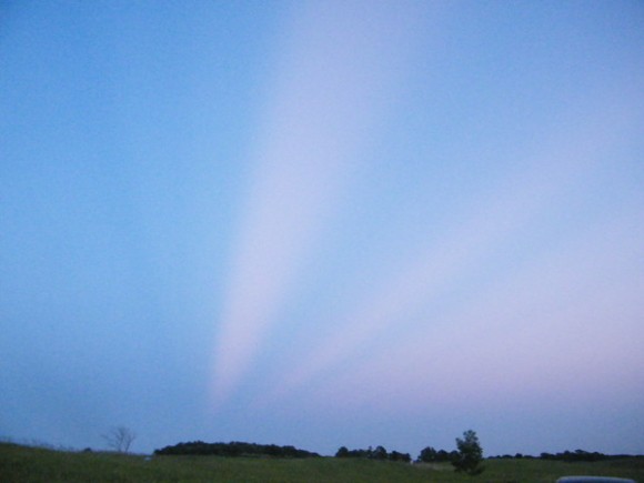 Anti-crepuscular rays on the east horizon in Minnesota on June 9, 2012. Credit: Nancy Atkinson.