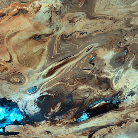 Iran's Dasht-e Kevir, or Great Salt Desert. It is the largest desert in Iran. Picure taken by Landsat 7. Credit: NASA Earth Observatory