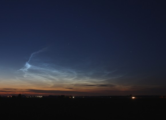 Late night Noctilucent clouds outside Oss, Holland, July 3, 2014. Taken with Canon EOS 450D, 17-40 mm lens, ISO 200, f=5.6, exposure time 5-15 seconds. Credit: Raymond Westheim