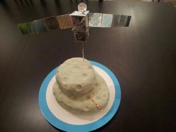 Birthday cakes at @ESA_Rosetta Flight Dynamics are taking strange binary shapes these days... #ESOC. Credit: ESA