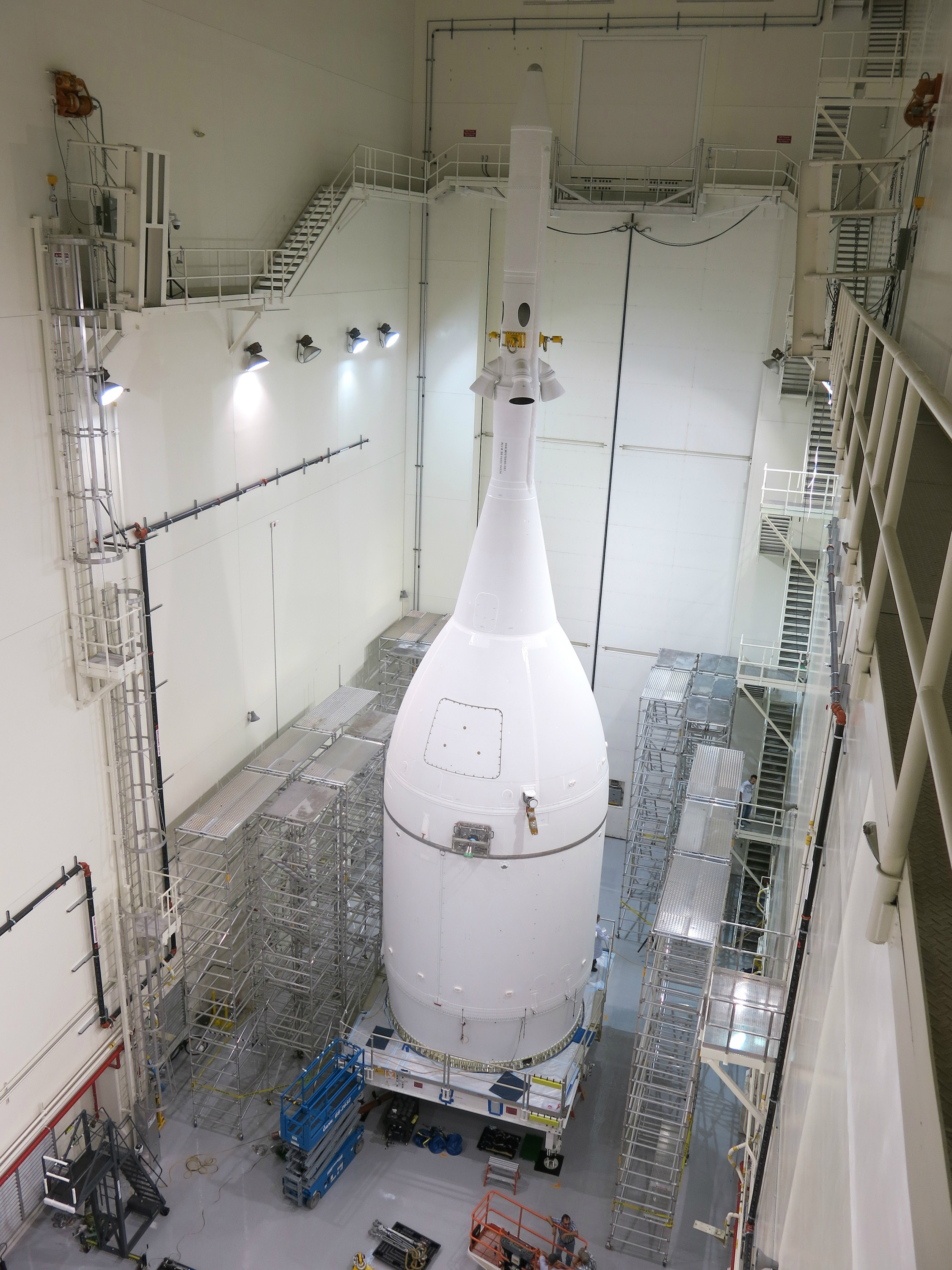 Nasas 1st Orion Complete And Ready To Roll To Launch Pad 